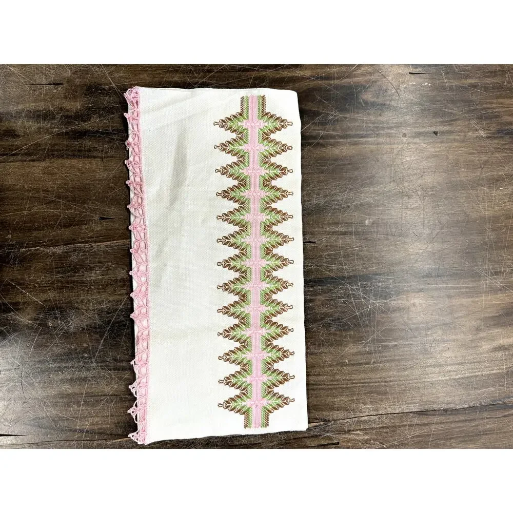 Vintage Embroidered Tea Towel, Very Pretty,‎ 34